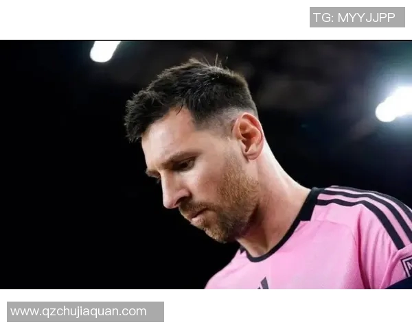 独行侠的荣耀与孤独足球明星在绿茵场上的孤独旅程