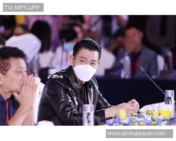 刘德华与足球明星同框合影展现体育与娱乐的完美结合